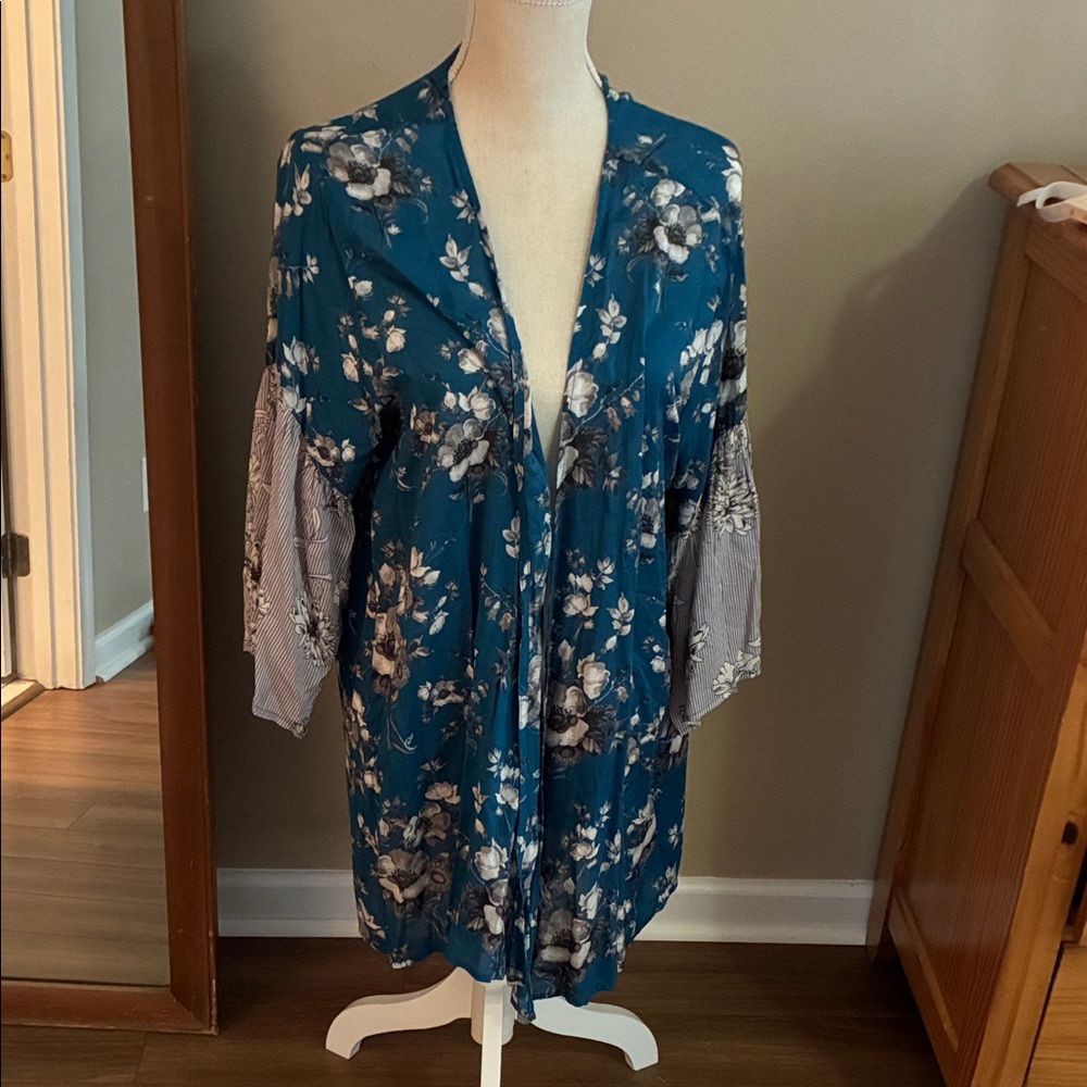 Nwt Anthropologie Blue Floral Blouse one size